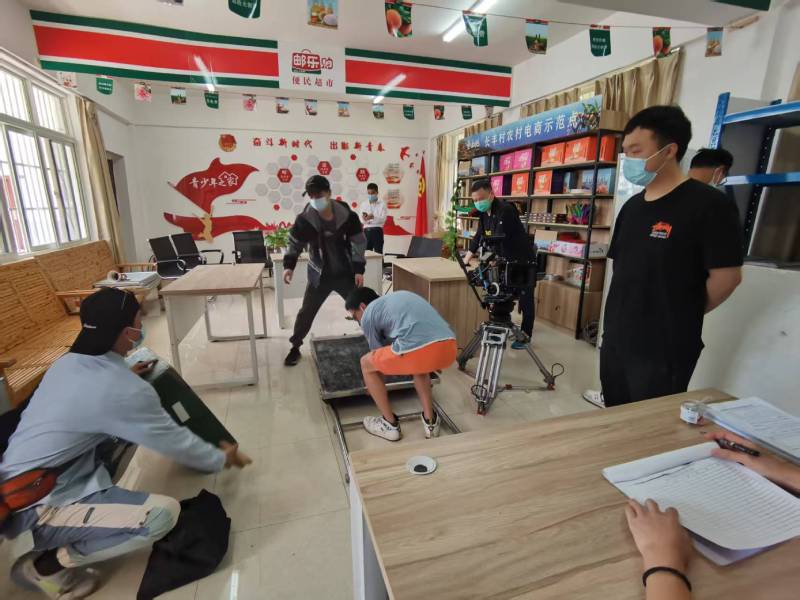 追星女孩心理学分析报告：金湾区广告片拍摄公司揭秘饭圈应援式传播逻辑